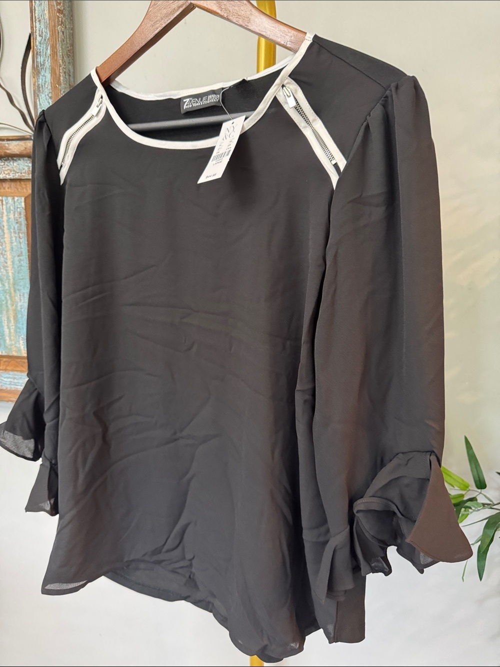 New York & Company Black polyester Blouse White Trim silver zipper accents NWT L - Picture 3 of 11